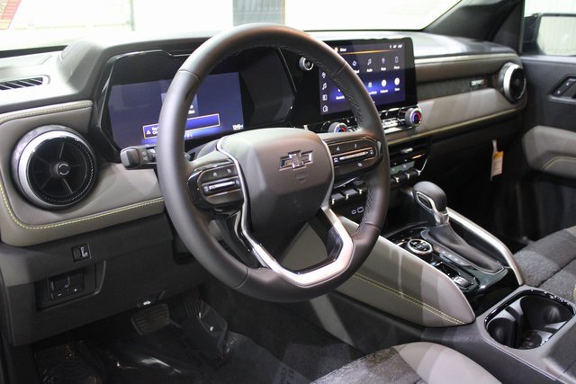 Used 2024 Chevrolet Colorado ZR2 w/ Technology Package image 10