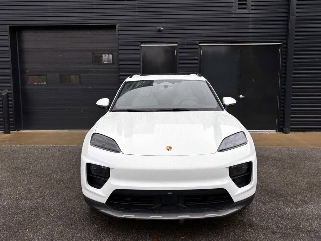 Certified 2025 Porsche Macan 4S Electric image 9