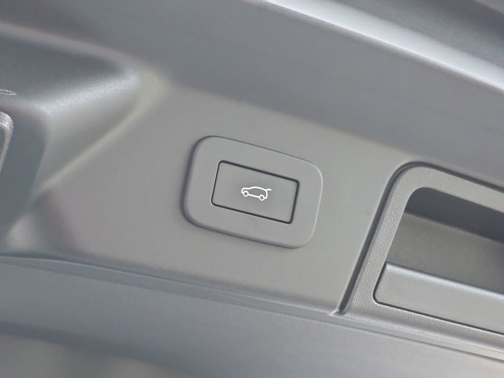 New 2026 Land Rover Range Rover Velar S AWD/4WD image 13