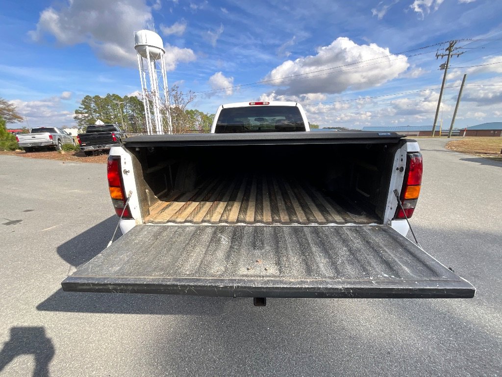 Used 2005 GMC Sierra 2500 SLT w/ Heavy-Duty Power Package image 37