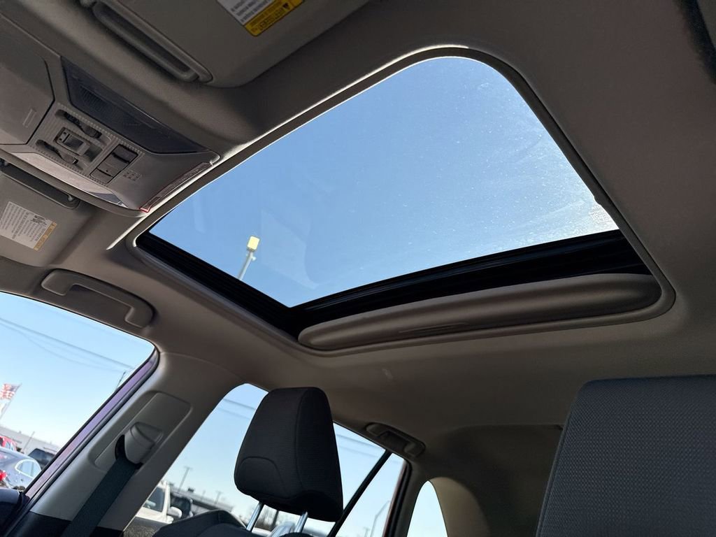 Used 2022 Toyota RAV4 XLE w/ Convenience Package image 22