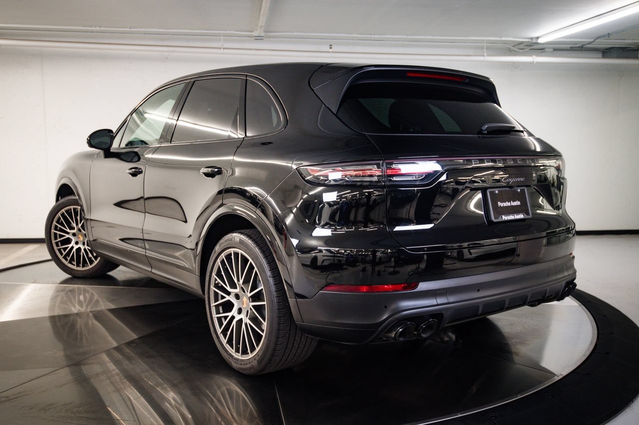 Certified 2023 Porsche Cayenne Platinum Edition AWD/4WD image 3