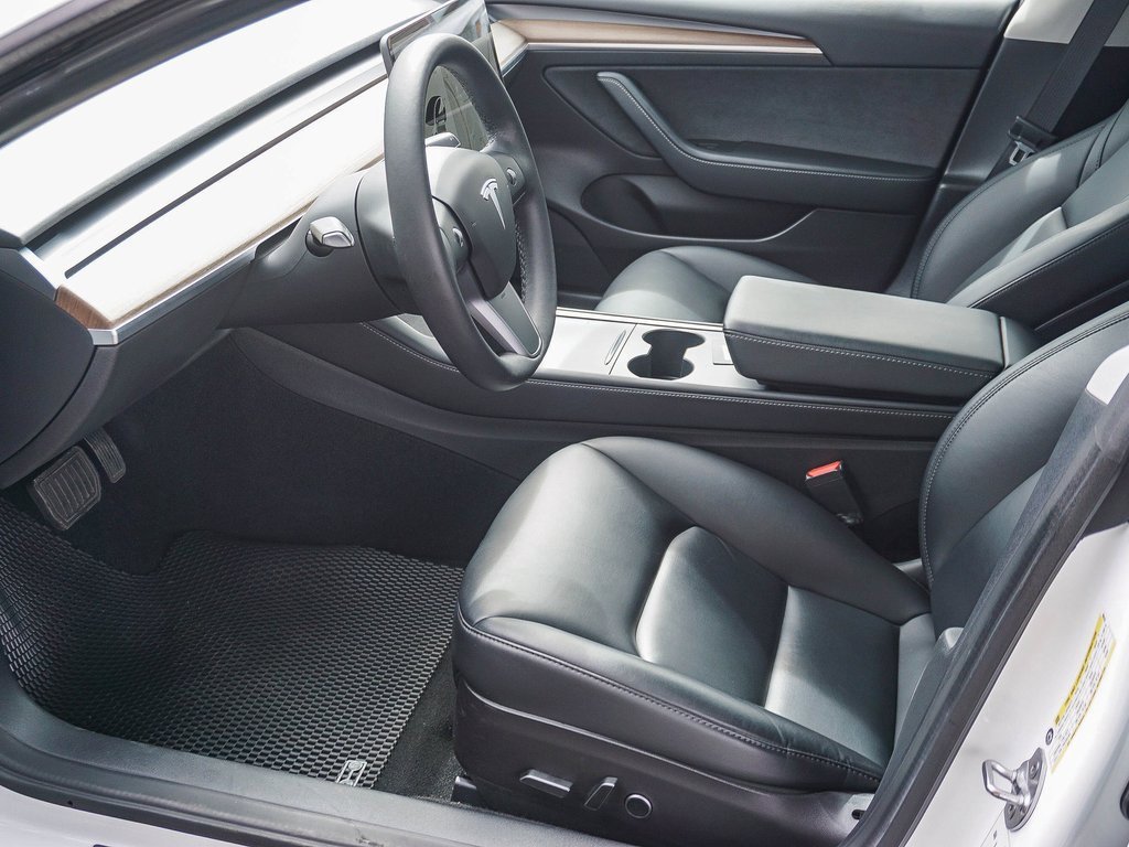Used 2021 Tesla Model 3 Standard Range Plus image 17