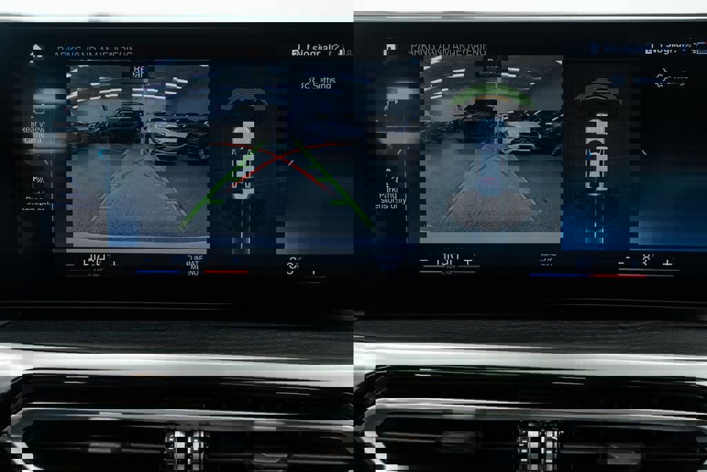 Used 2024 BMW 330i xDrive Sedan w/ Convenience Package image 21