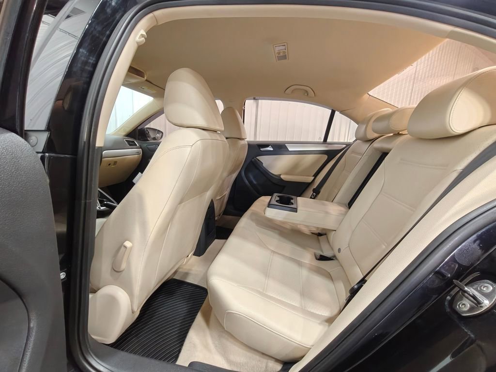Used 2013 Volkswagen Jetta Hybrid Sedan FWD image 21