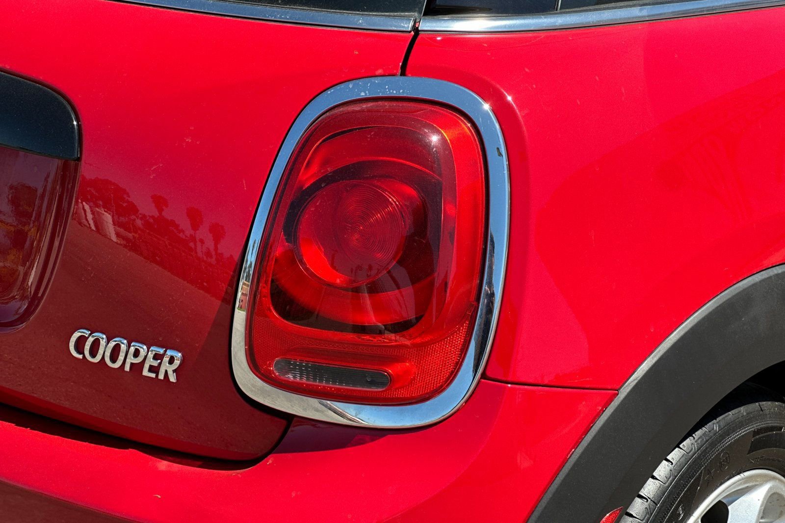 Used 2019 MINI Cooper 2-Door Hardtop w/ Signature Upholstery Package image 24