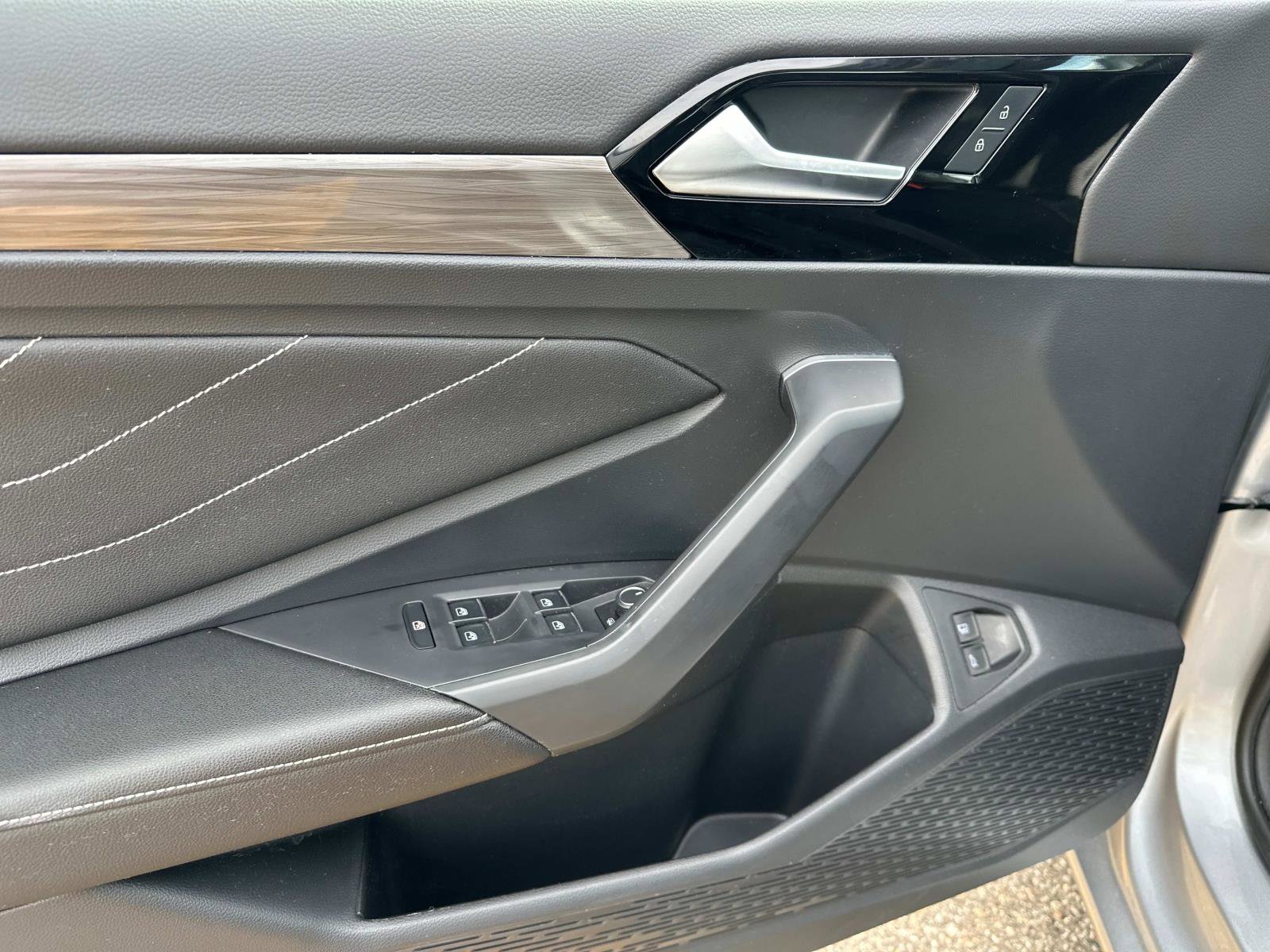 Used 2022 Volkswagen Jetta SEL image 15