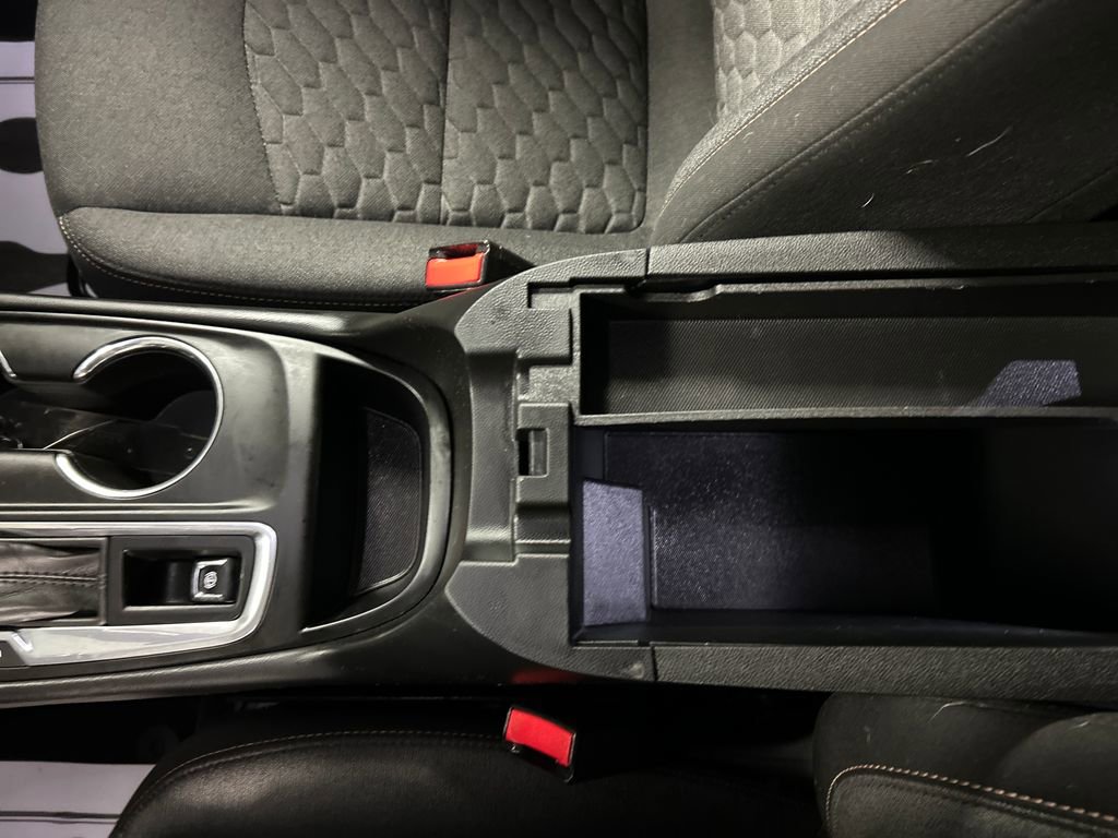 Used 2018 Chevrolet Equinox LT image 21