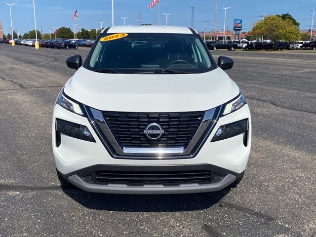 Used 2023 Nissan Rogue S image 3