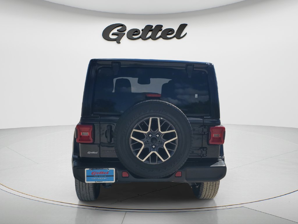 Used 2025 Jeep Wrangler Unlimited Sahara AWD/4WD image 6