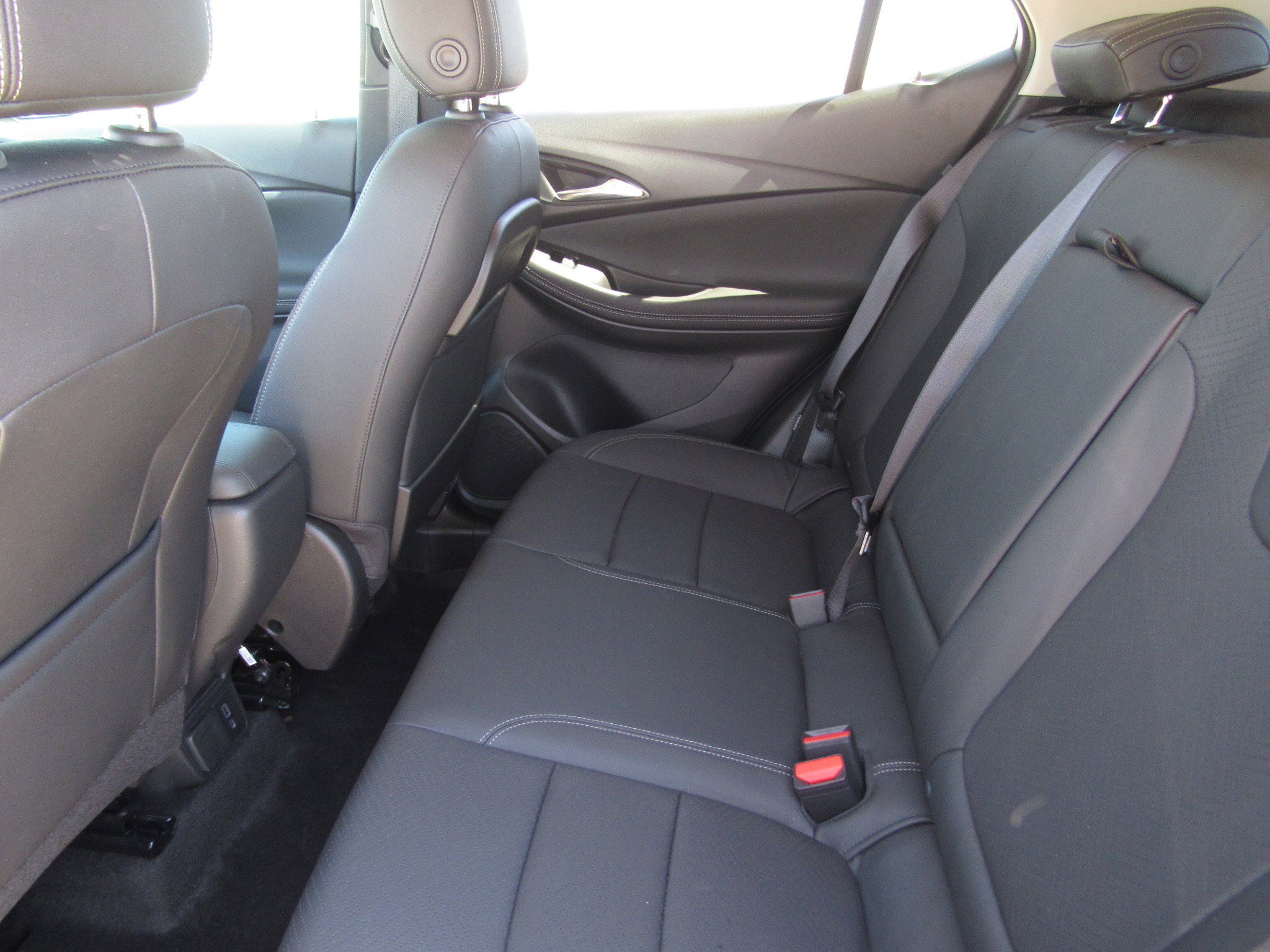 Used 2023 Buick Encore GX Essence w/ Experience Buick Package image 15