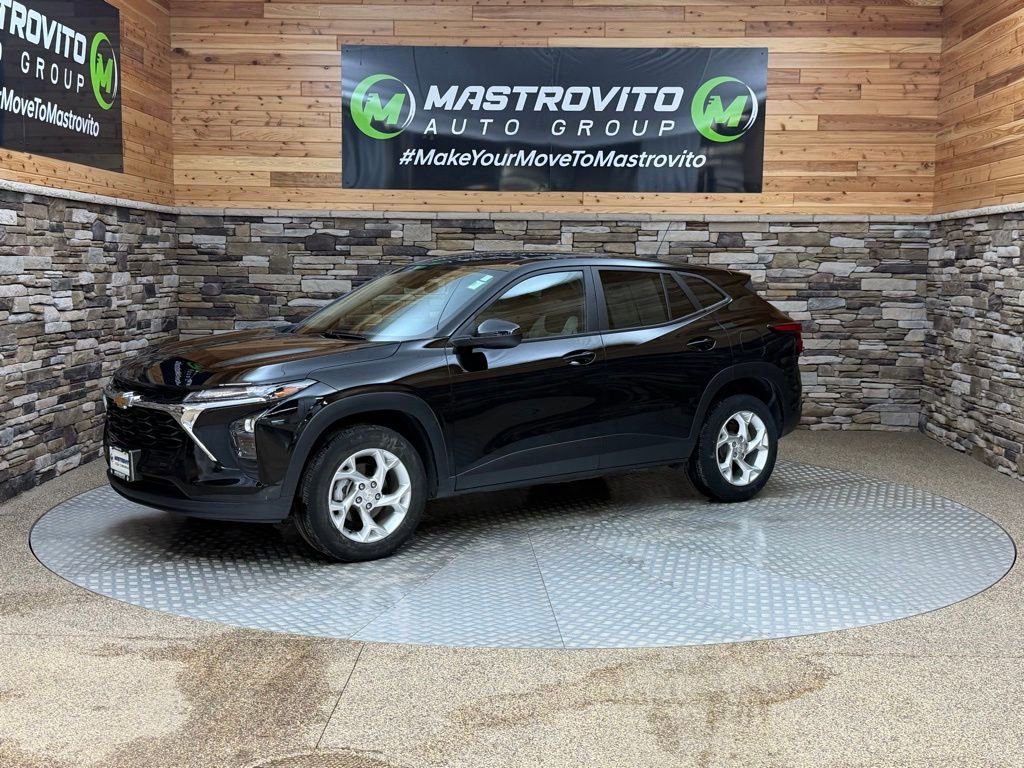 Used 2024 Chevrolet Trax LS w/ LS Convenience Package image 5