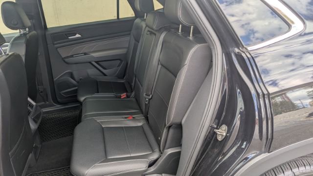Used 2022 Volkswagen Atlas Cross Sport SEL R-Line image 23
