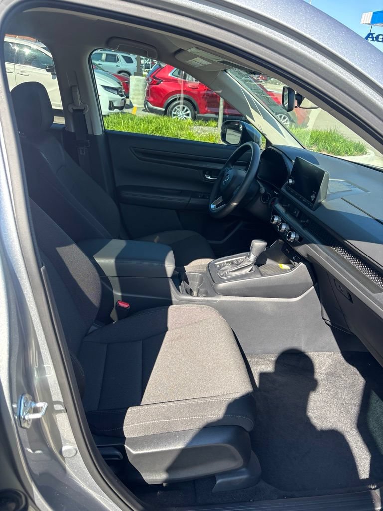 Used 2025 Honda CR-V LX image 10