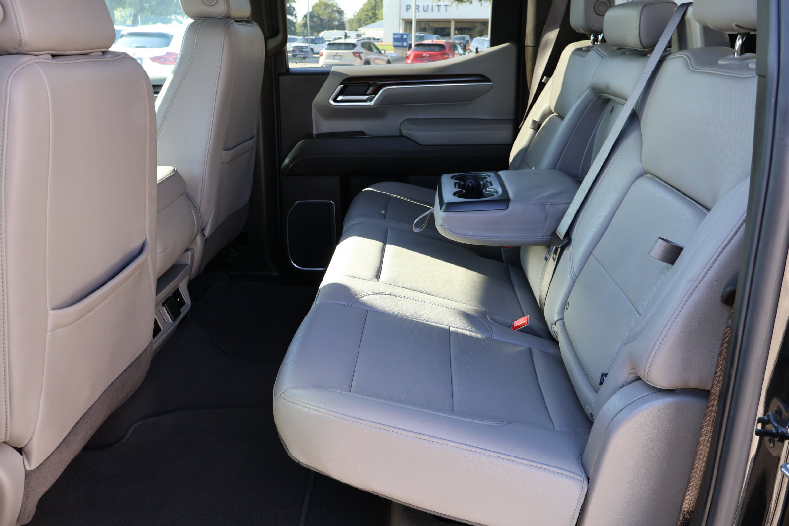 Used 2025 GMC Sierra 1500 SLT AWD/4WD image 15