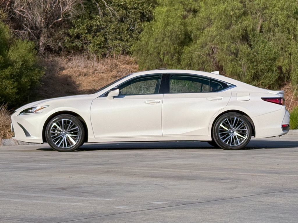 Certified 2024 Lexus ES 300h w/ Premium Package FWD image 7