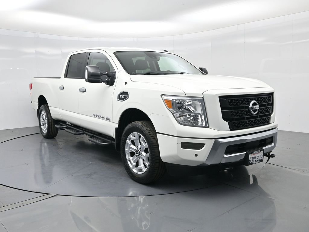 Used 2021 Nissan Titan SV w/ SV Convenience Package image 4