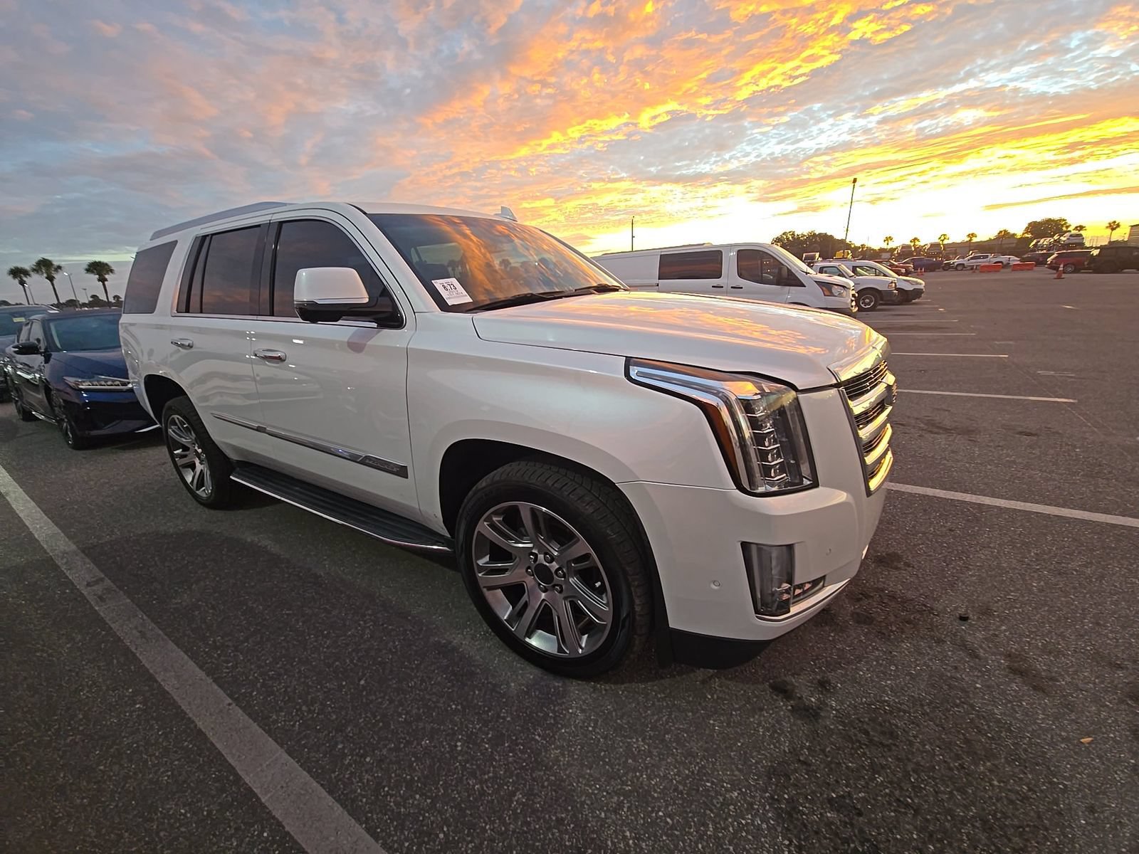 Used 2019 Cadillac Escalade Luxury RWD image 4