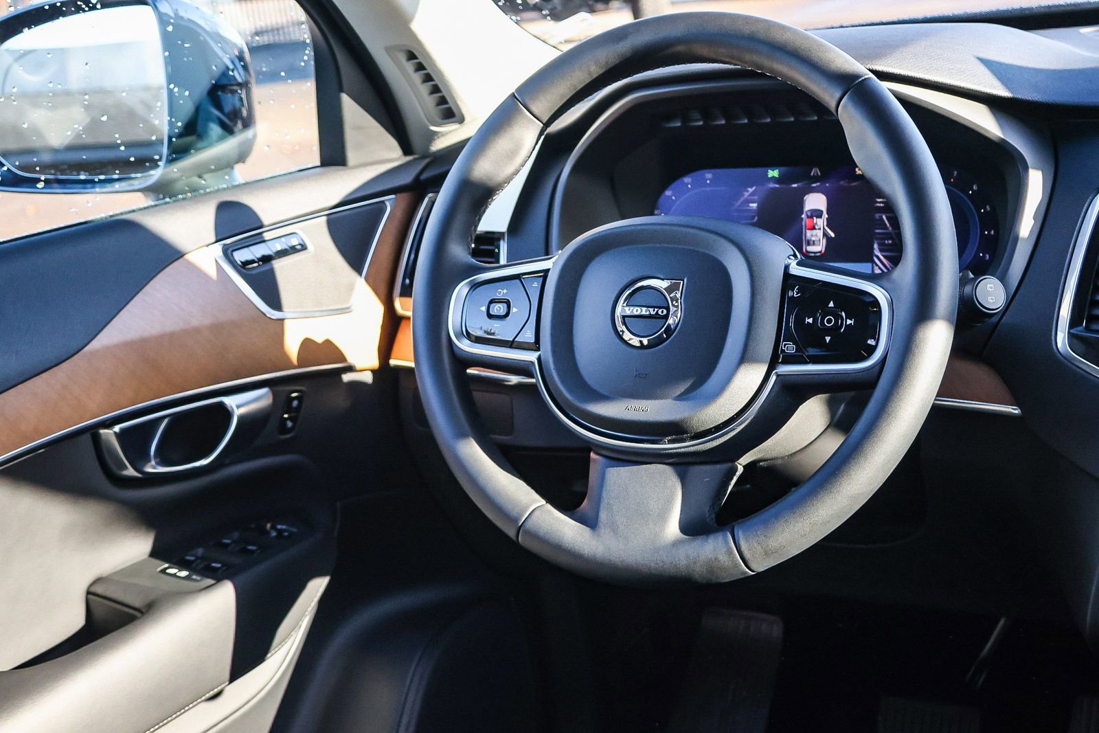 Used 2025 Volvo XC90 B5 Plus w/ Protection Package Premier image 25