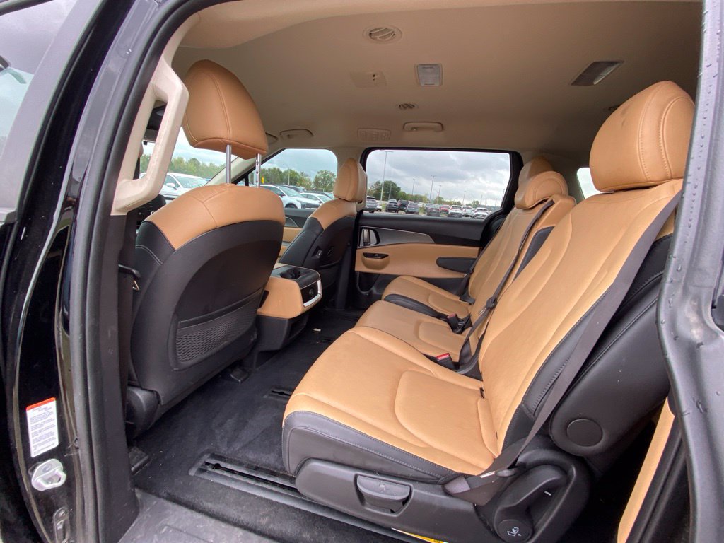 Certified 2024 Kia Carnival LX FWD image 22