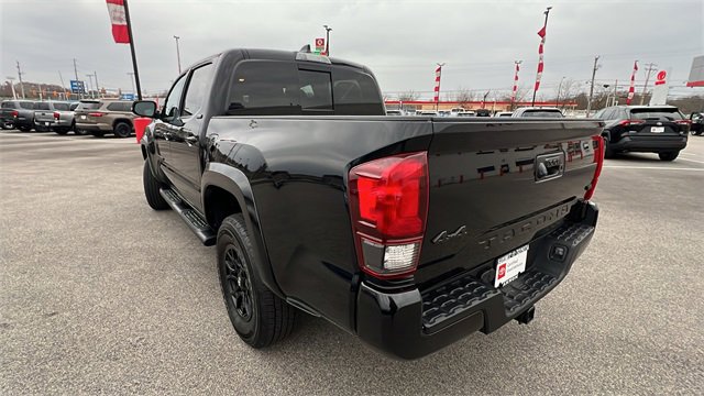 Certified 2022 Toyota Tacoma SR5 image 3
