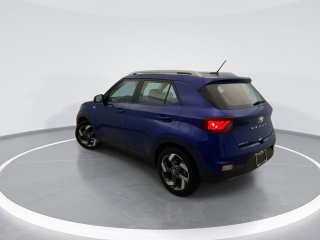 Certified 2026 Hyundai Venue SEL FWD image 4