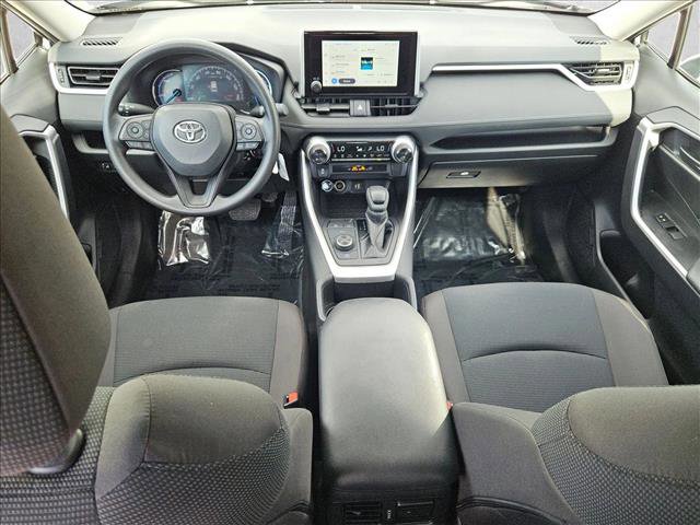 Used 2024 Toyota RAV4 LE image 17