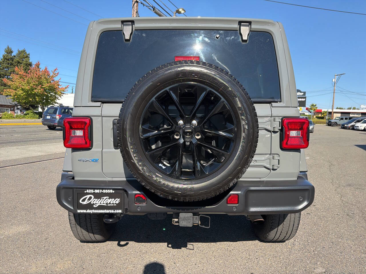 Used 2021 Jeep Wrangler Unlimited Sahara w/ Cold Weather Group image 6