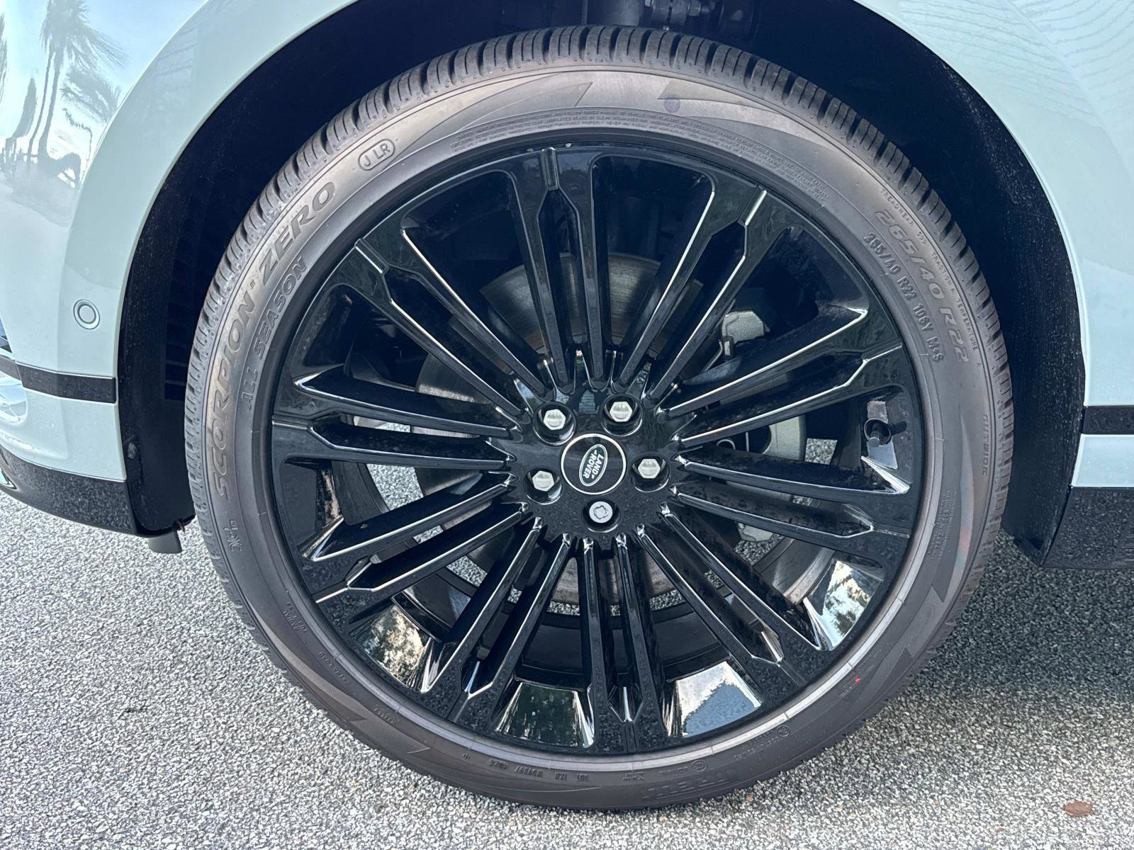 New 2026 Land Rover Range Rover Velar Dynamic SE image 10