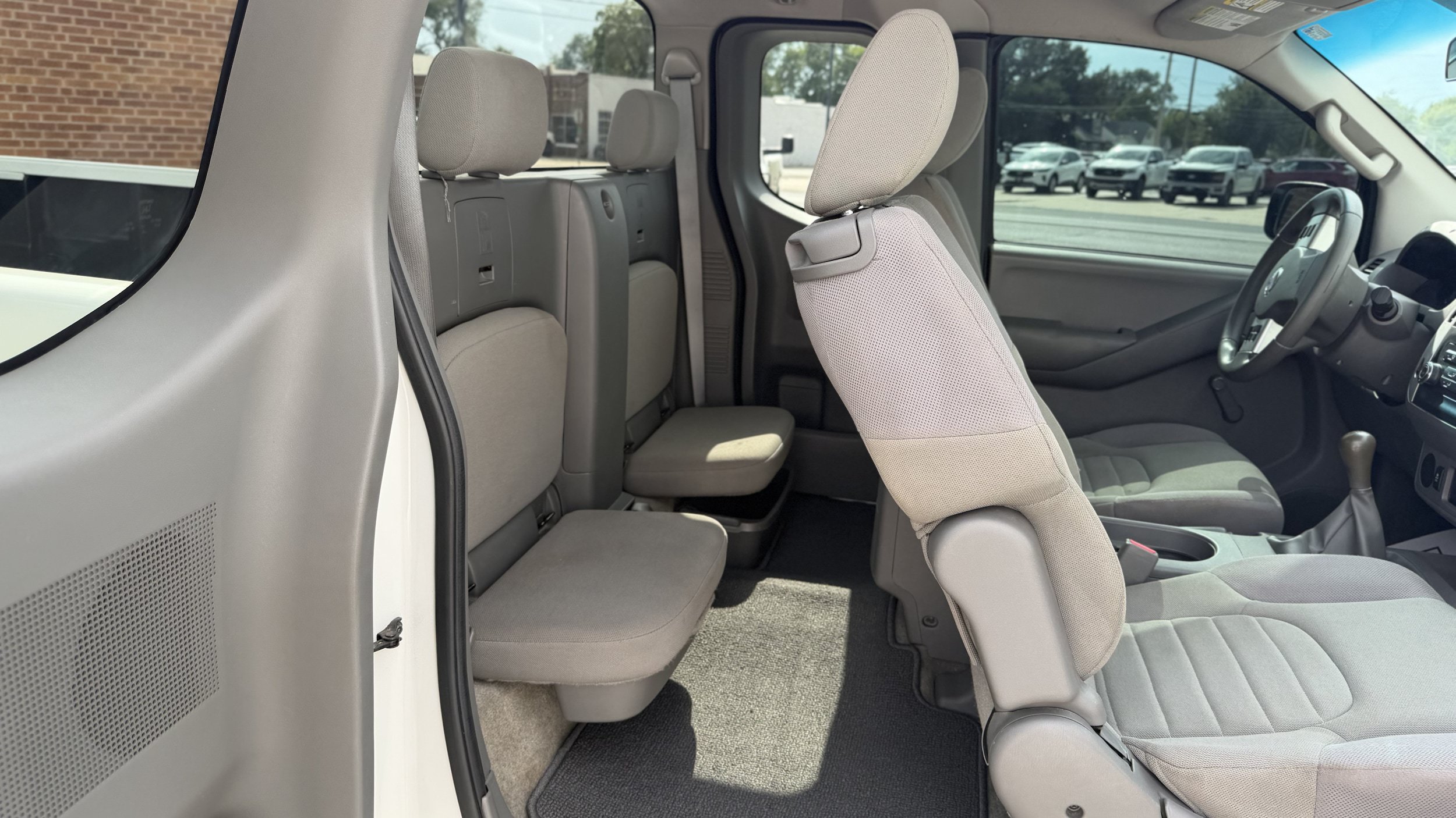 Used 2014 Nissan Frontier S w/ S Preferred Package RWD image 18