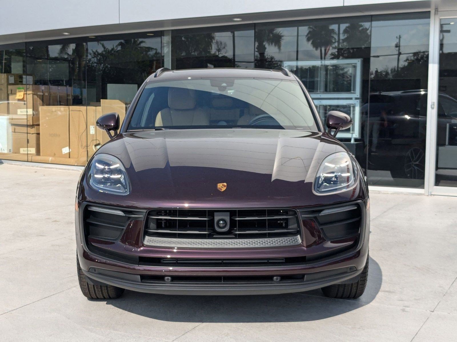 Certified 2025 Porsche Macan image 6