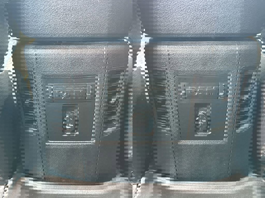 Used 2014 RAM 2500 Limited image 24