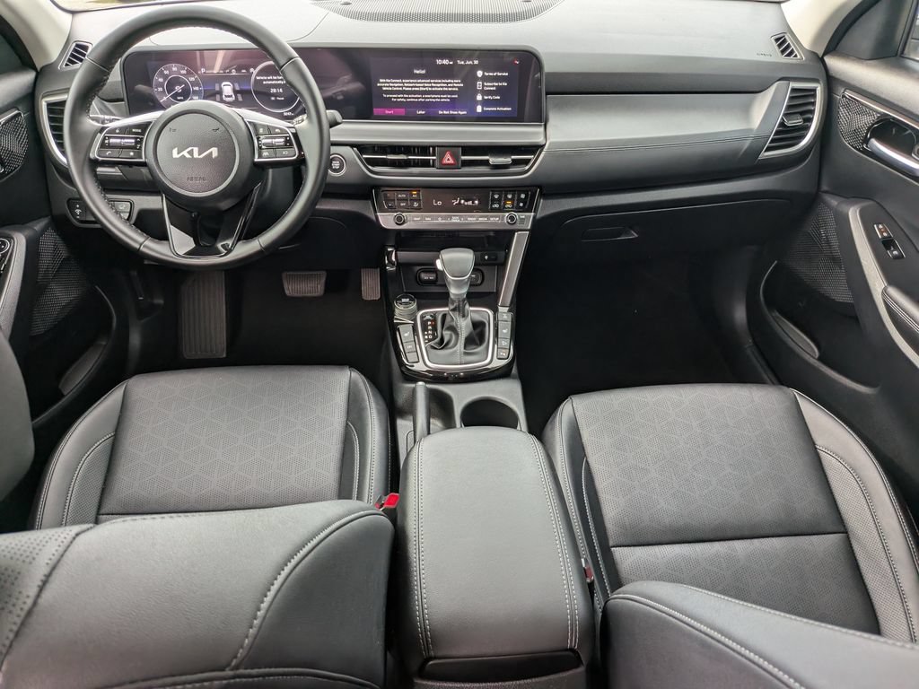 Certified 2025 Kia Seltos EX w/ EX Sunroof Package AWD/4WD image 15