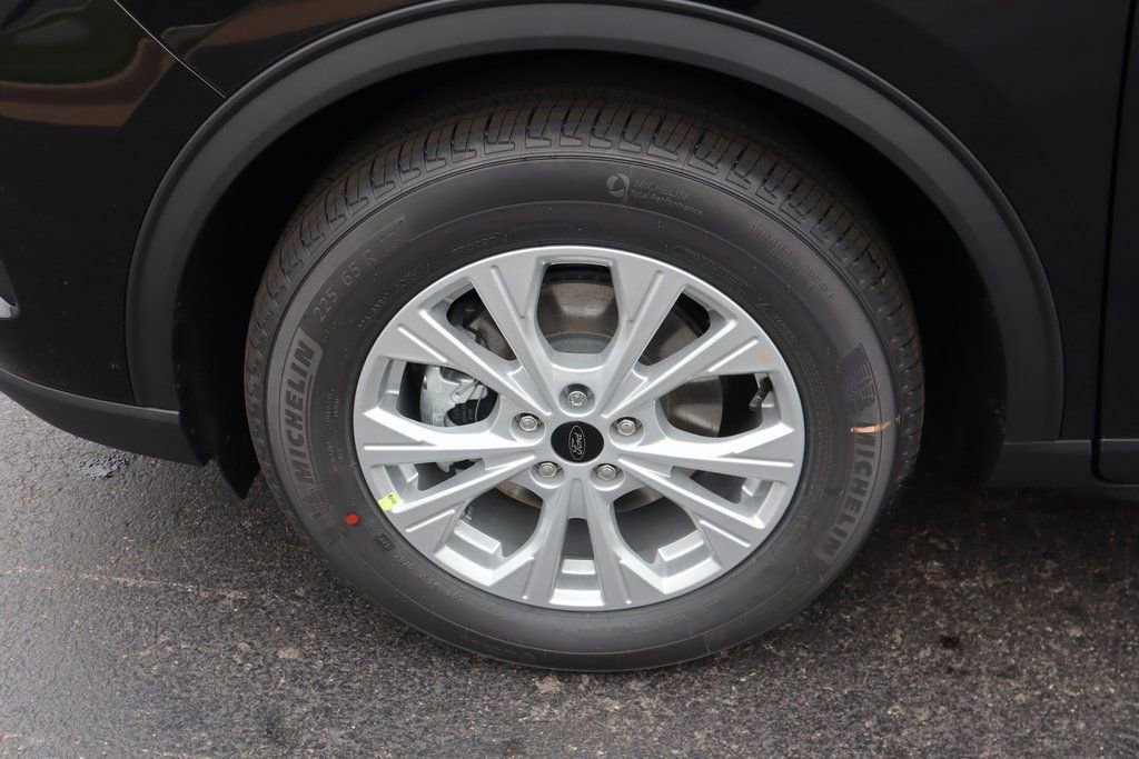 New 2026 Ford Escape Active w/ Cold Weather Package FWD image 17