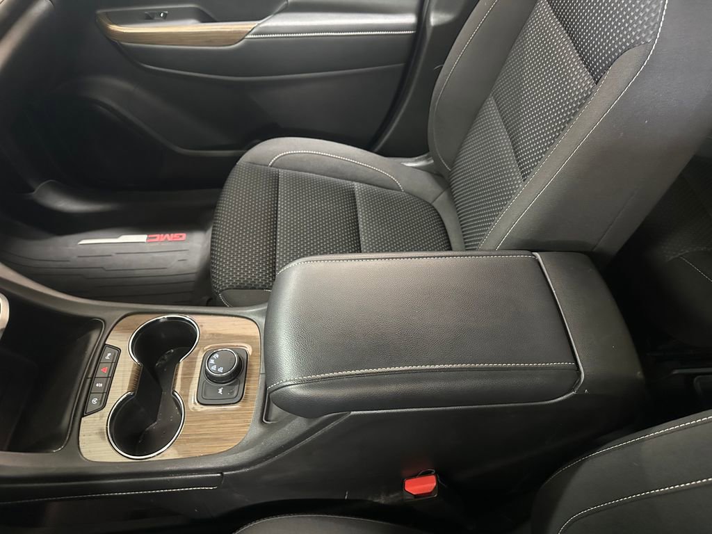 Used 2022 GMC Acadia SLE w/ LPO, Floor Liner Package AWD/4WD image 28