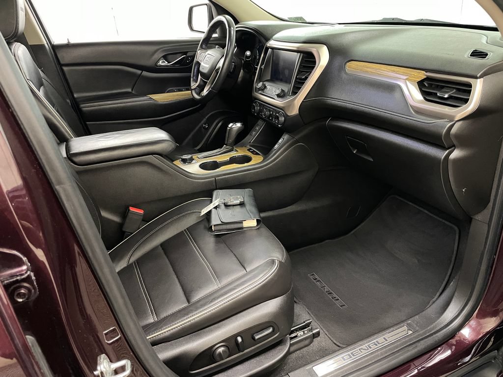 Used 2017 GMC Acadia Denali w/ Technology Package FWD image 41