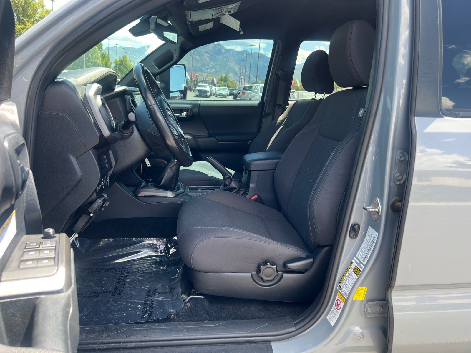 Certified 2019 Toyota Tacoma TRD Off-Road AWD/4WD image 11