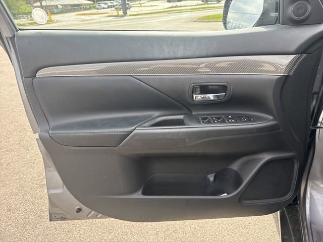 Used 2019 Mitsubishi Outlander SEL image 13