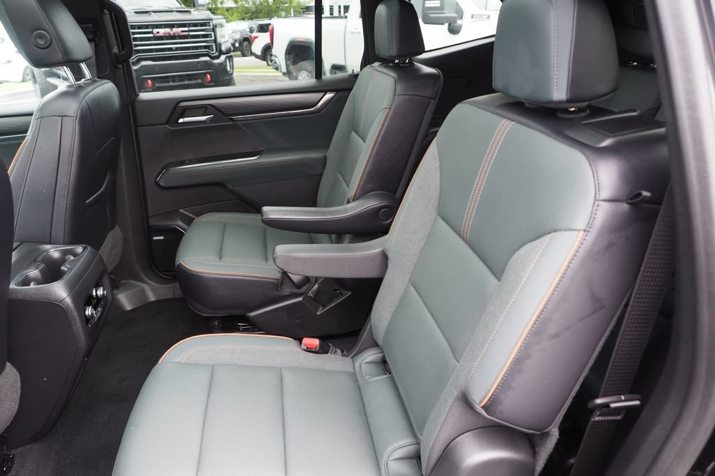 Used 2024 GMC Acadia AT4 w/ Luxury Package AWD/4WD image 16
