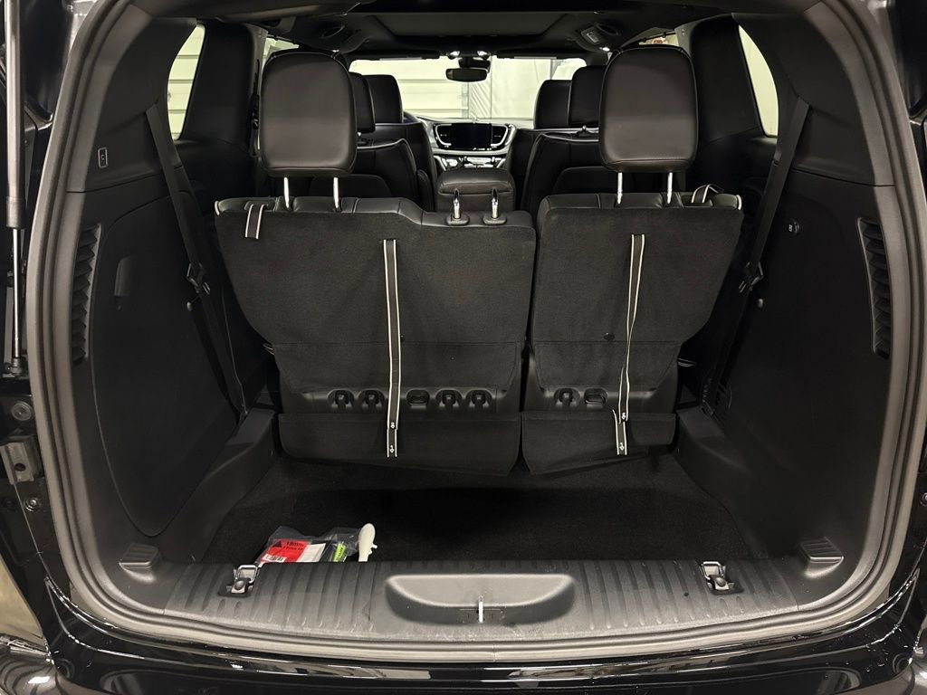 New 2026 Chrysler Pacifica Limited image 24