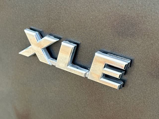 Used 2017 Toyota RAV4 XLE FWD image 9