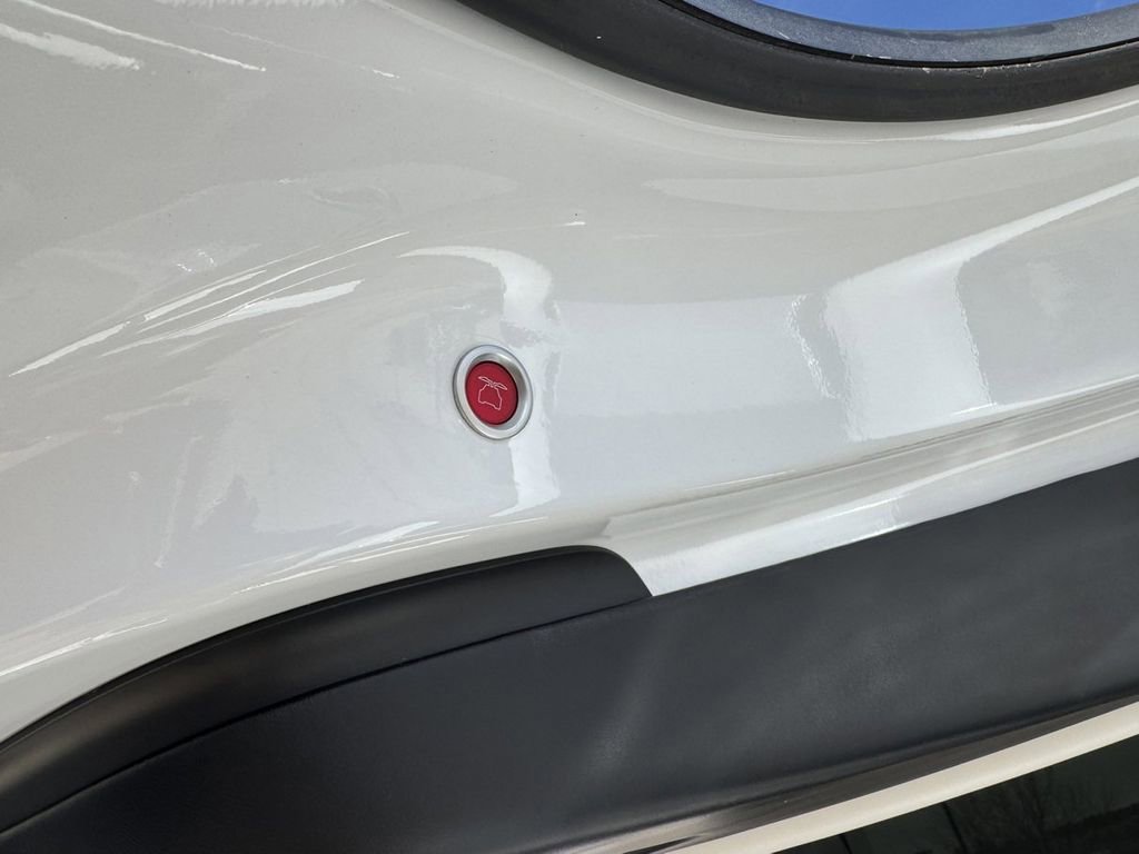 Used 2022 Tesla Model X image 8