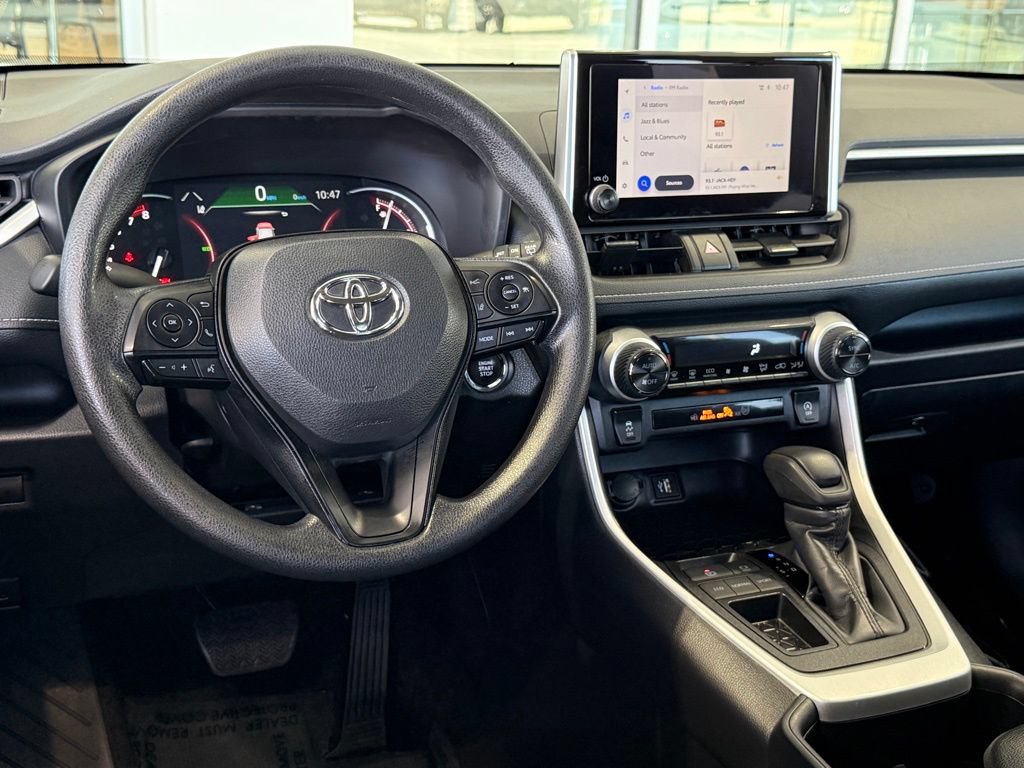 Certified 2025 Toyota RAV4 XLE FWD image 32