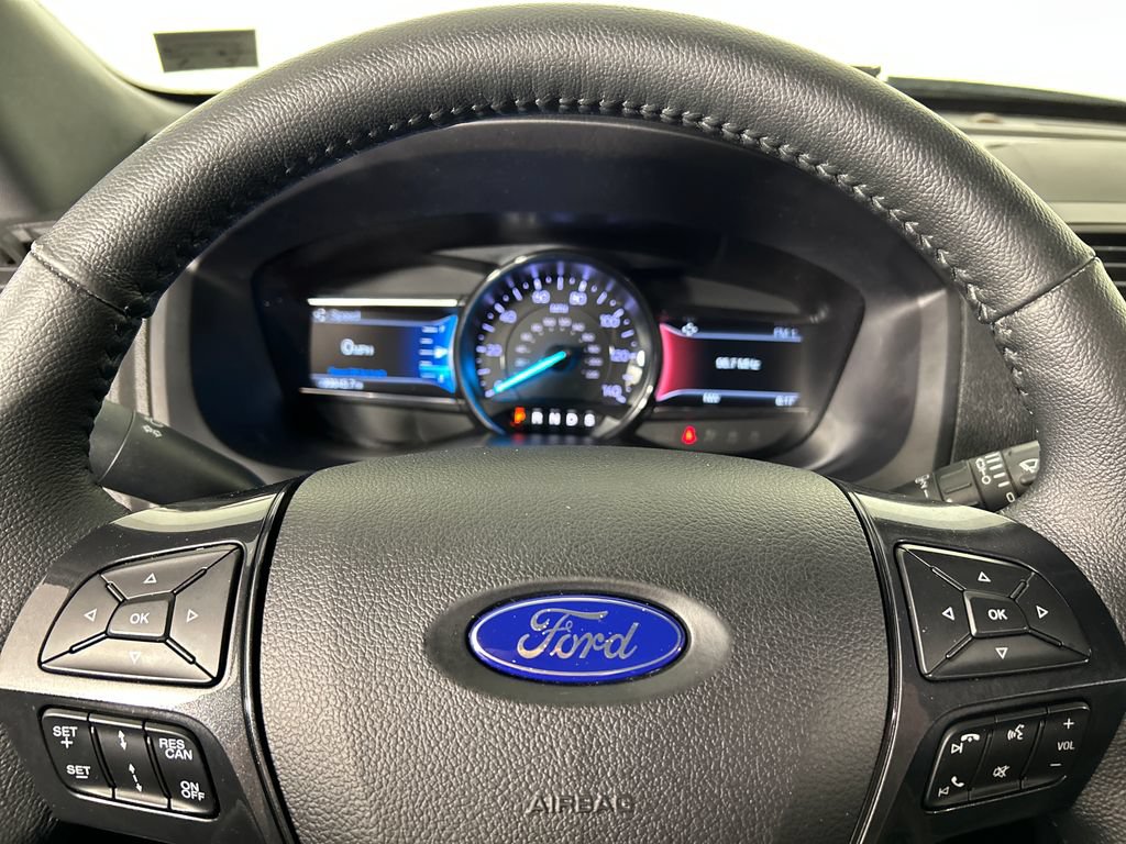Used 2018 Ford Explorer XLT w/ Equipment Group 202A FWD image 13
