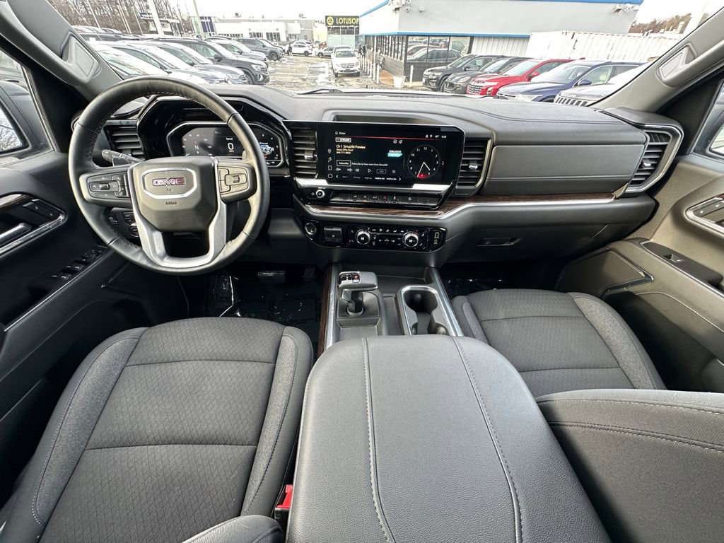 Used 2024 GMC Sierra 1500 Elevation image 25