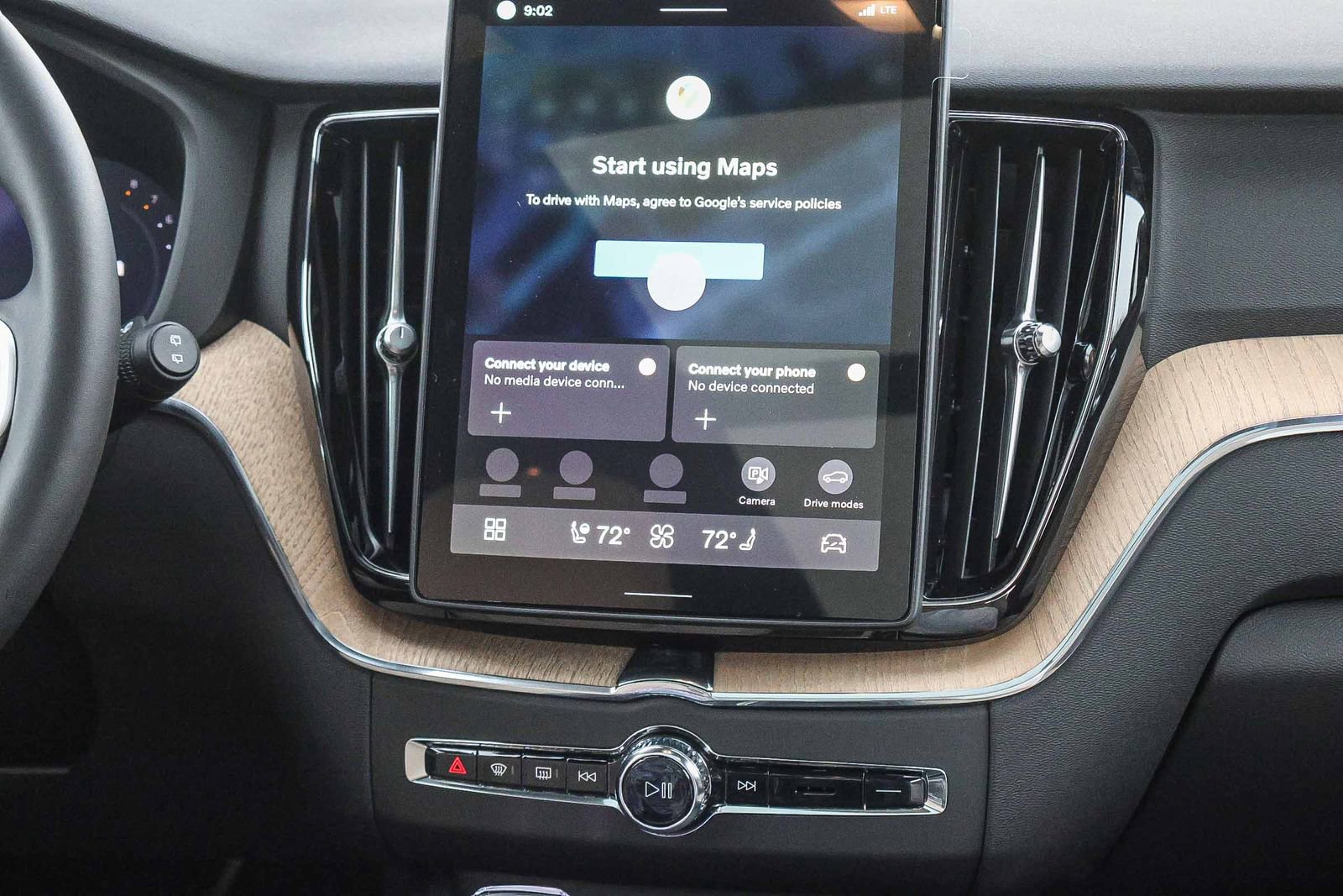 New 2026 Volvo XC60 B5 Plus w/ Climate Package PRO image 25