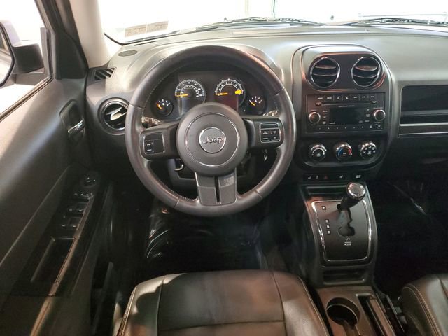 Used 2014 Jeep Patriot High Altitude FWD image 15