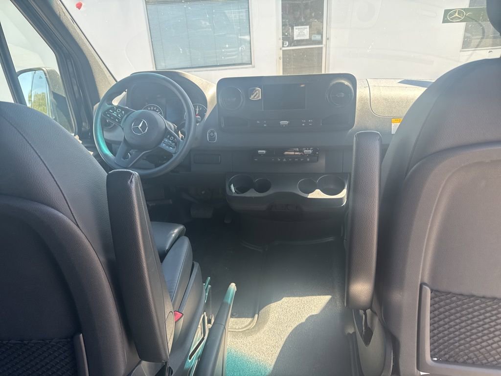 Used 2023 Mercedes-Benz Sprinter 2500 image 8