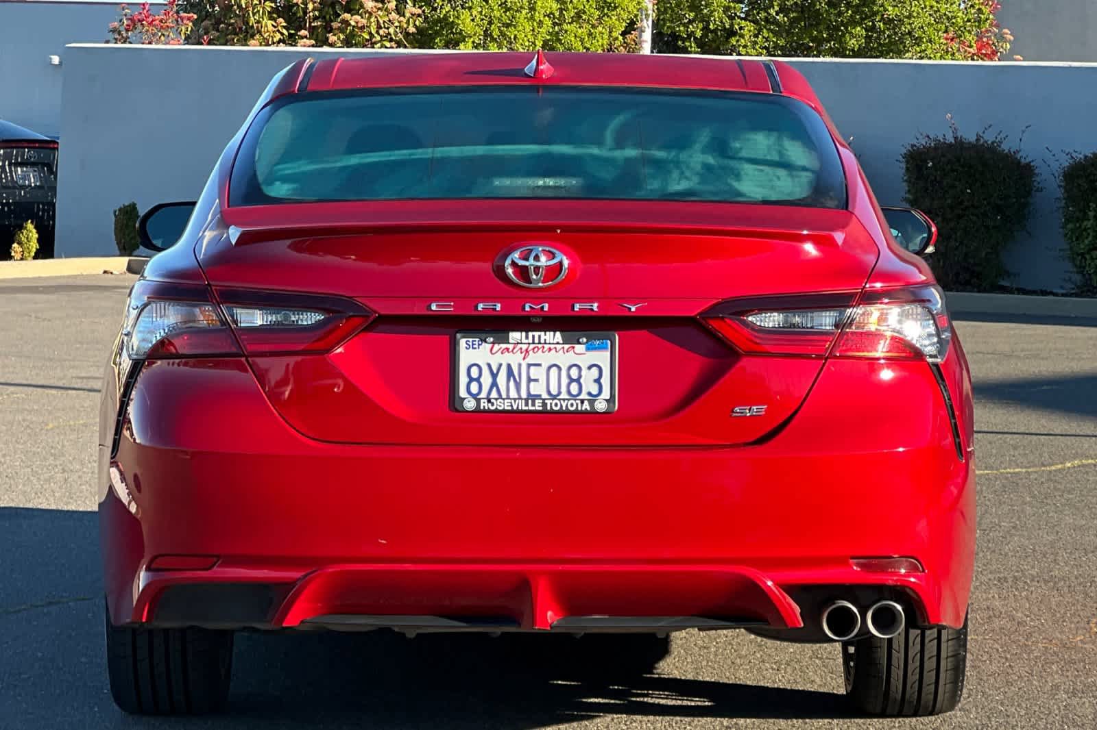 Used 2022 Toyota Camry SE FWD image 8