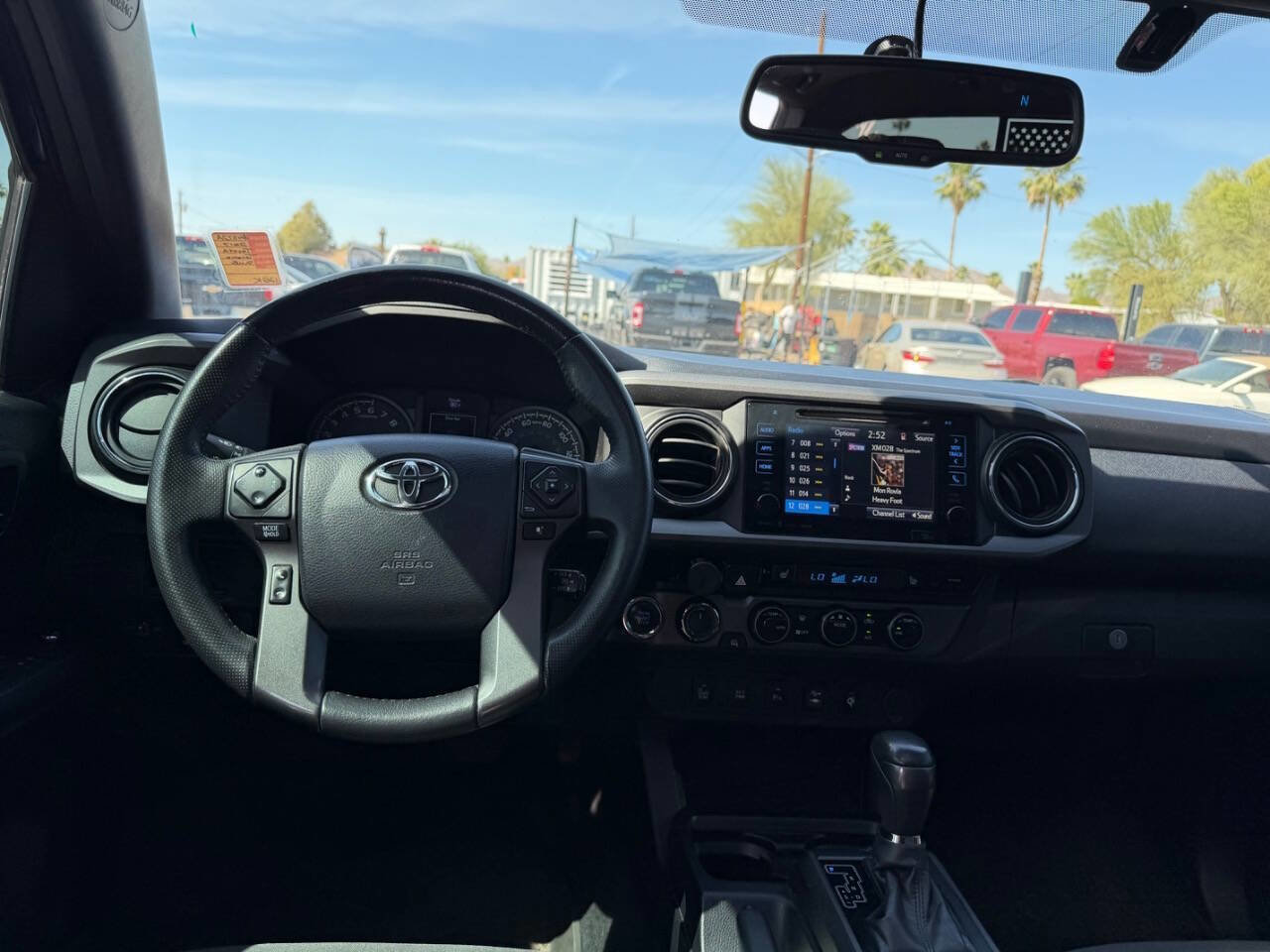 Used 2017 Toyota Tacoma TRD Off-Road w/ Premium & Technology Package AWD/4WD image 22